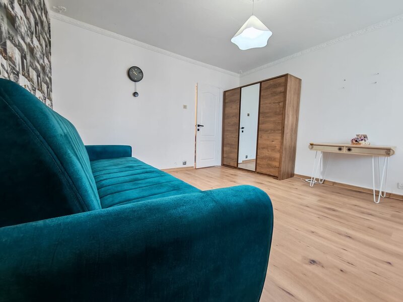 Titan, metrou Costin Georgian,